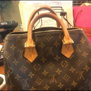 Authentic Louis Vuitton speedy 25